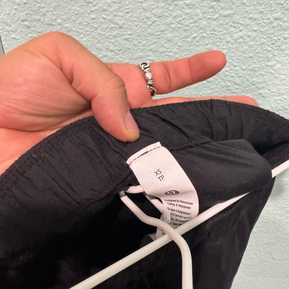 Lululemon Lightweight Adjustable Mid-Rise Cargo Pant - Picture 6 of 6